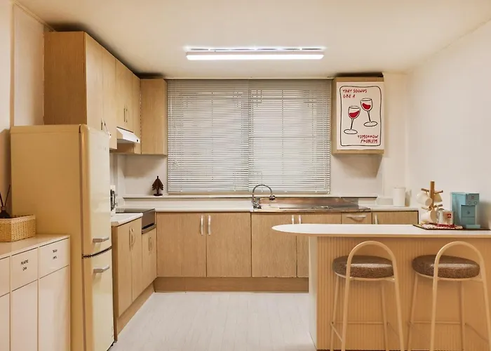 アパート Cozy Near Hongdae & Yeonnam, 10min To Subway