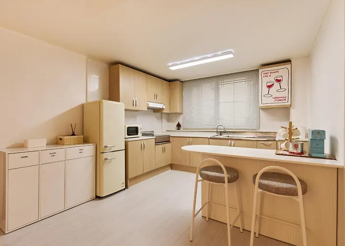 アパート Cozy Near Hongdae & Yeonnam, 10min To Subway ソウル特別市