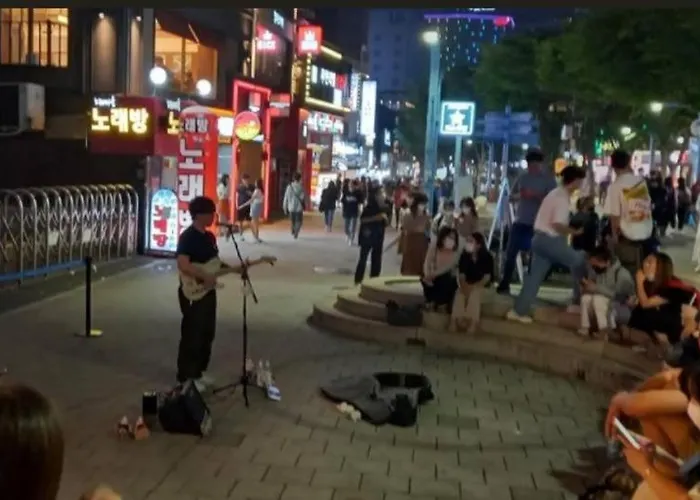 アパート Cozy Near Hongdae & Yeonnam, 10min To Subway
